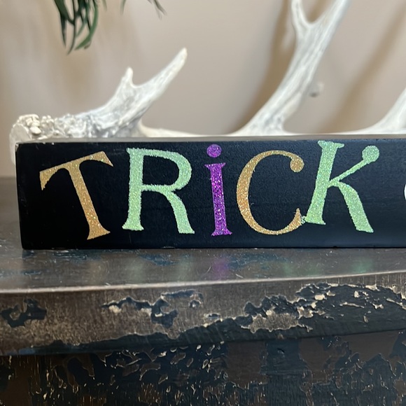 TRICK or TREAT Block Sign - Picture 2 of 3